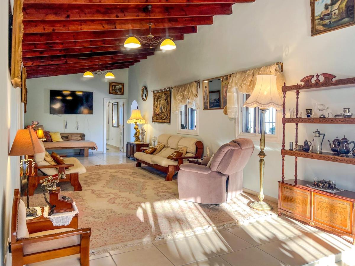 Villa Exquisite Rural House With Garden, Pool And Sea Views à Arico Viejo Extérieur photo