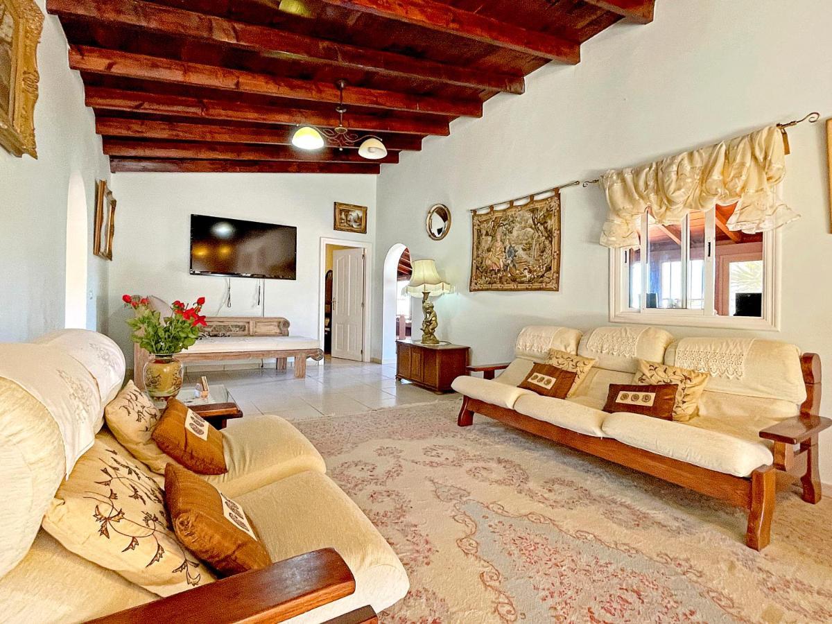 Villa Exquisite Rural House With Garden, Pool And Sea Views à Arico Viejo Extérieur photo