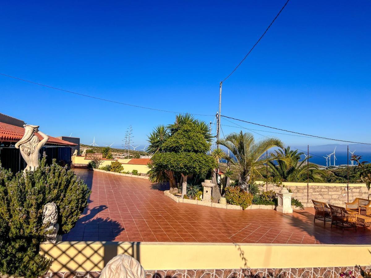 Villa Exquisite Rural House With Garden, Pool And Sea Views à Arico Viejo Extérieur photo