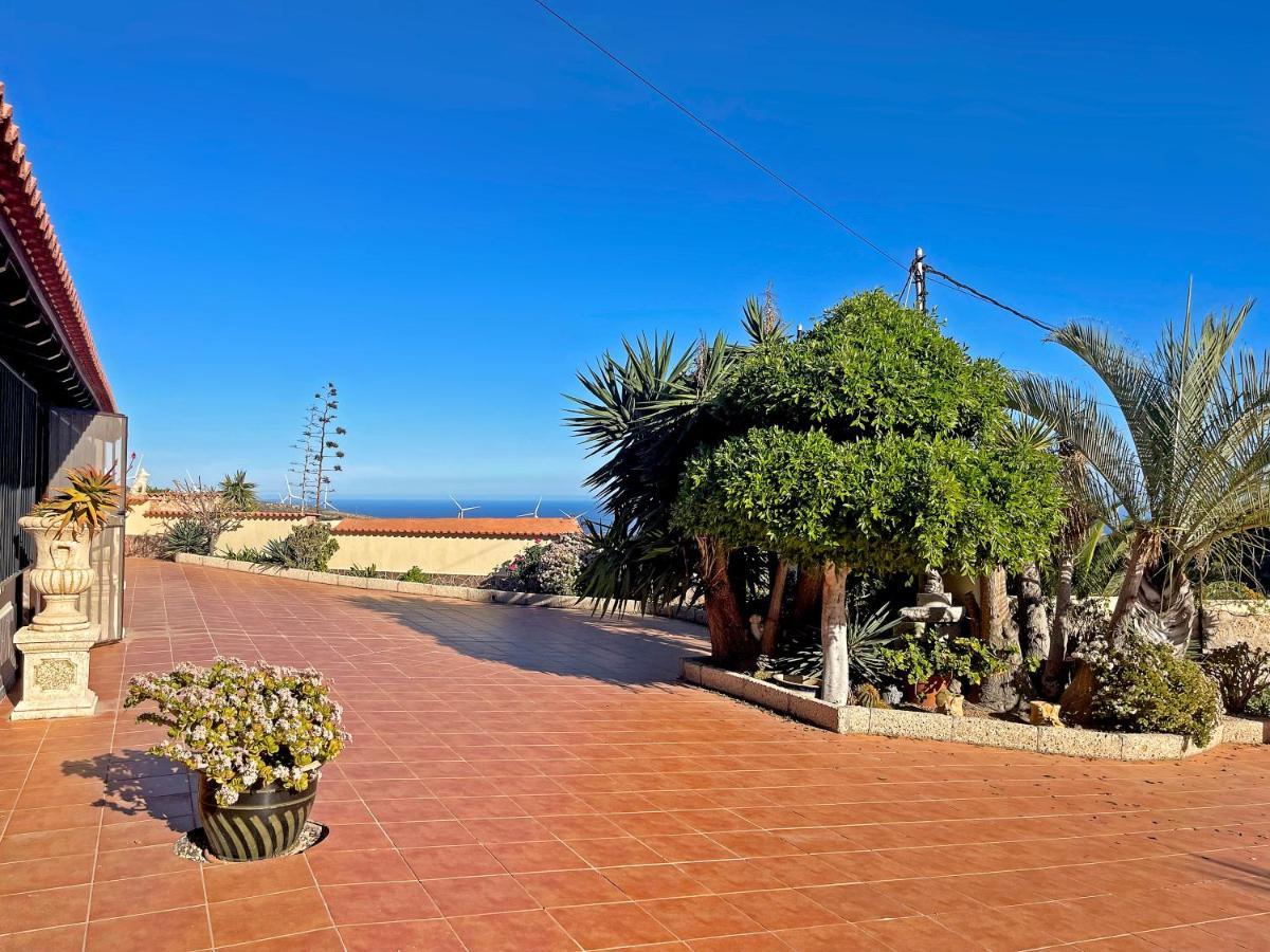 Villa Exquisite Rural House With Garden, Pool And Sea Views à Arico Viejo Extérieur photo