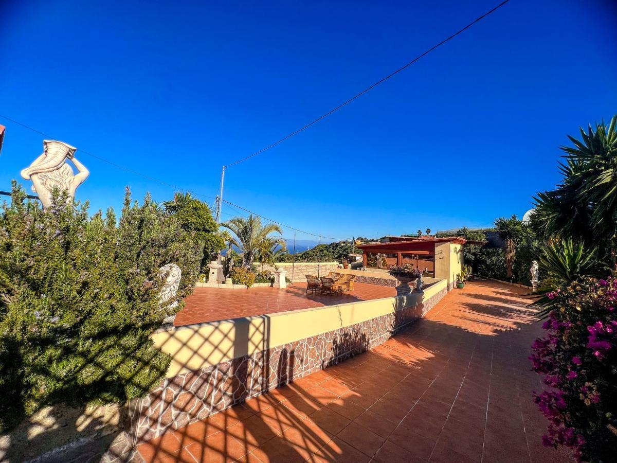 Villa Exquisite Rural House With Garden, Pool And Sea Views à Arico Viejo Extérieur photo