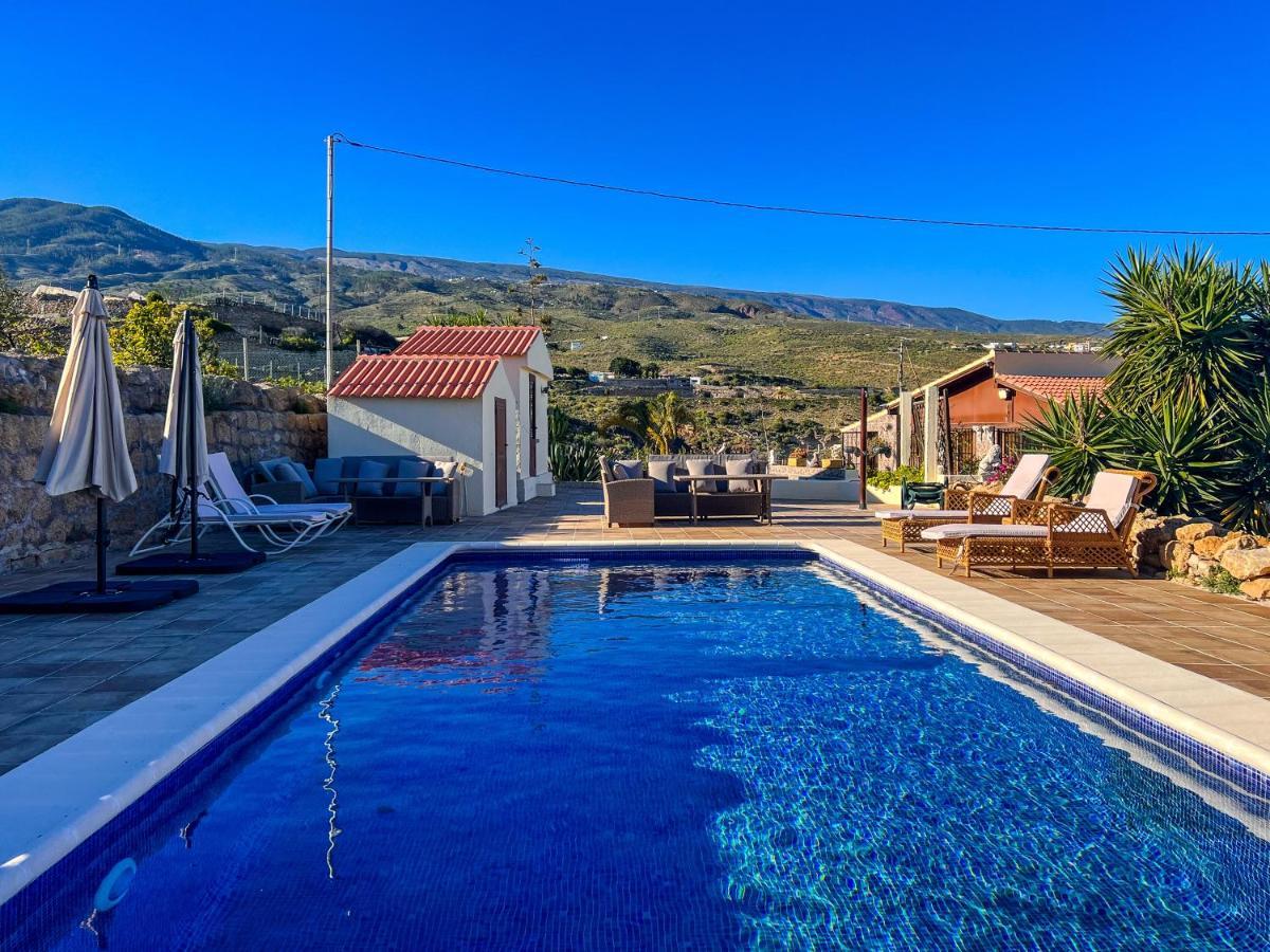 Villa Exquisite Rural House With Garden, Pool And Sea Views à Arico Viejo Extérieur photo