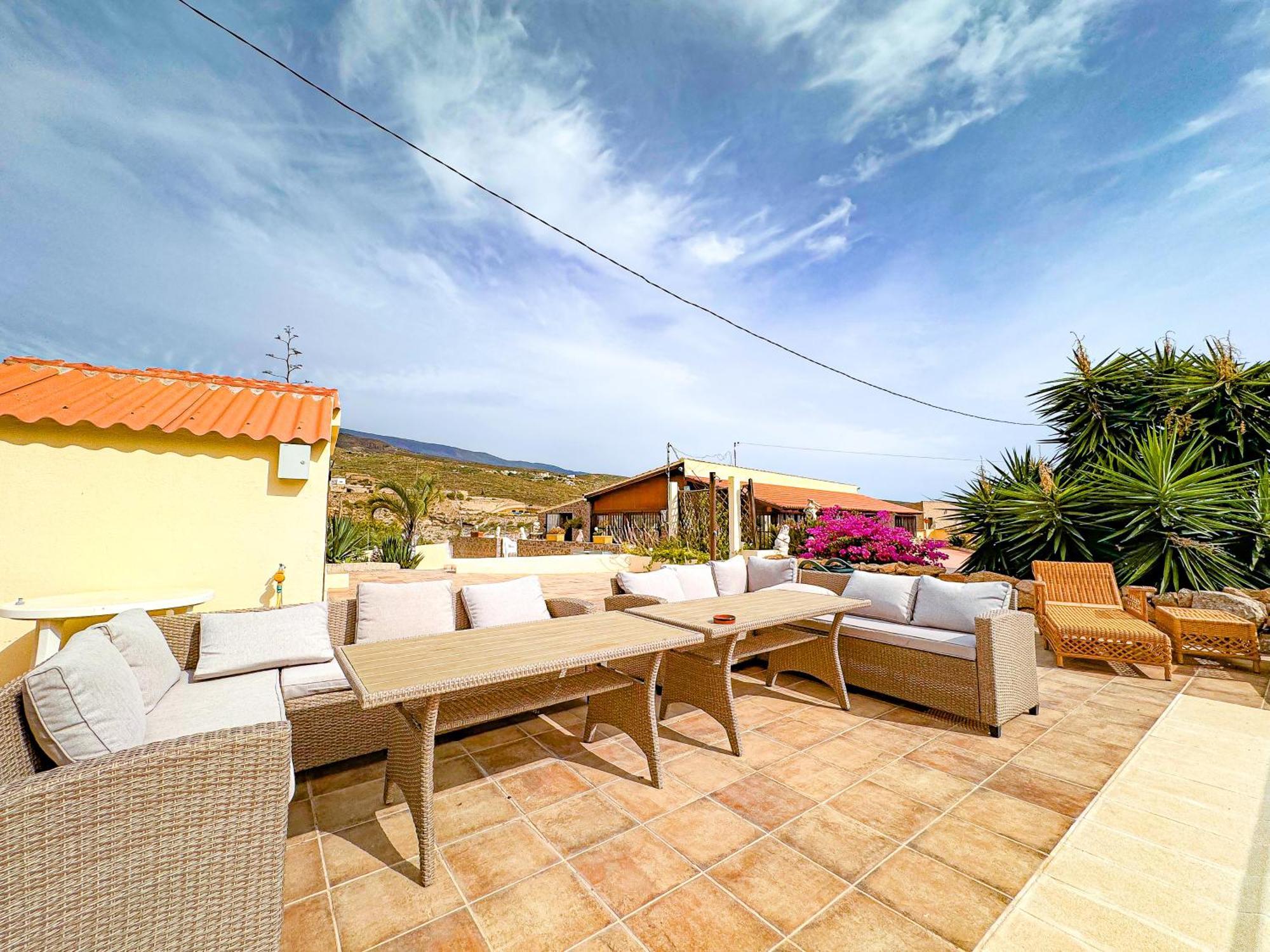 Villa Exquisite Rural House With Garden, Pool And Sea Views à Arico Viejo Extérieur photo